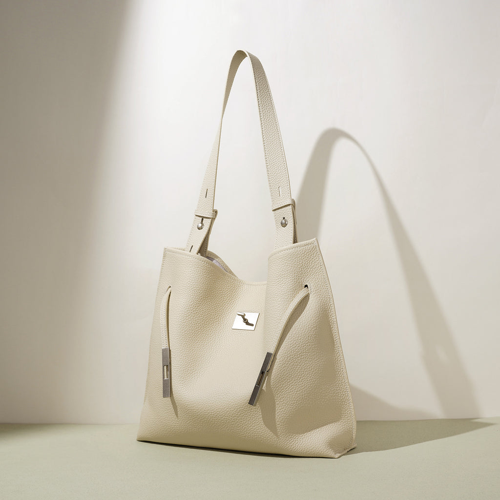 Sac seau élégant en cuir porté épaule - vue 7