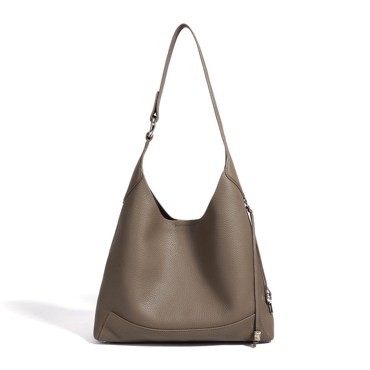Sac seau minimaliste en cuir porté épaule - vue 7